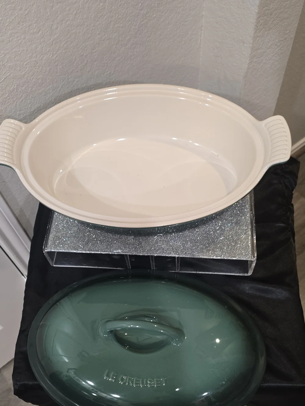 Le Creuset 4QT Oval HeritageCovered Casserole Dish- Artichaut